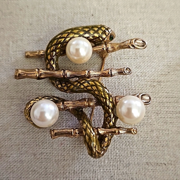 Bamboo Pearl Snake Brooch - Picture 1 of 4